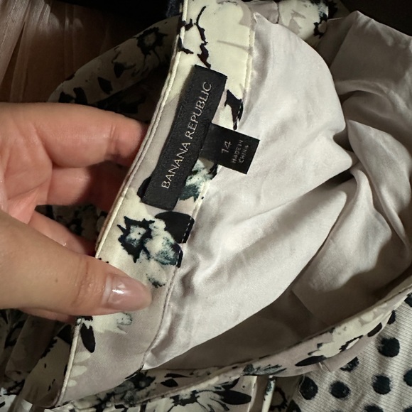 BANANA REPUBLIC Floral pleated skirt size 14 - Picture 5 of 5